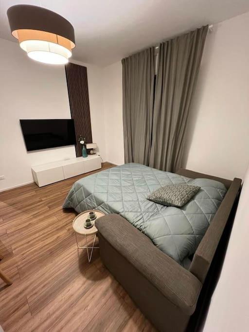 Soleo Guesthouse Монца Экстерьер фото