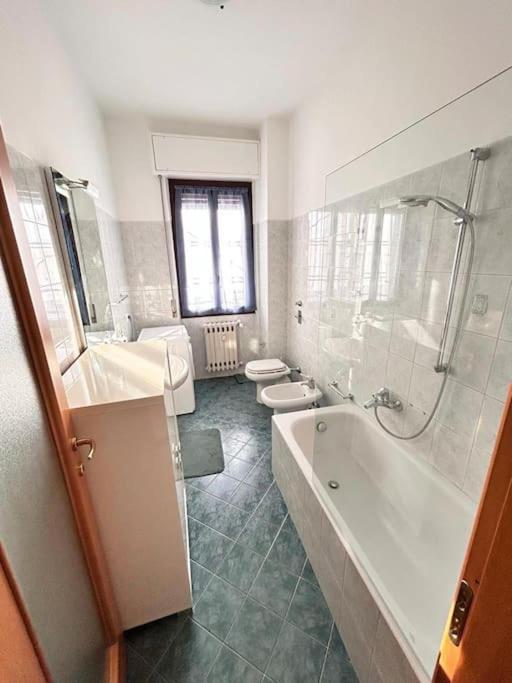 Soleo Guesthouse Монца Экстерьер фото
