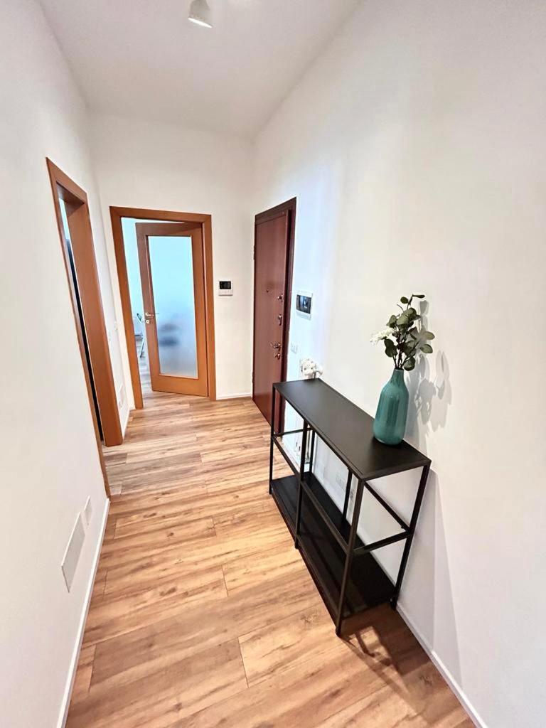 Soleo Guesthouse Монца Экстерьер фото