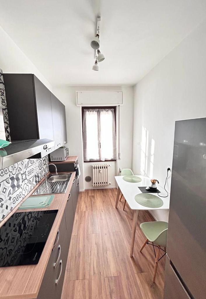 Soleo Guesthouse Монца Экстерьер фото